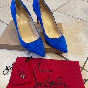 NIB Louboutin blue suede heels